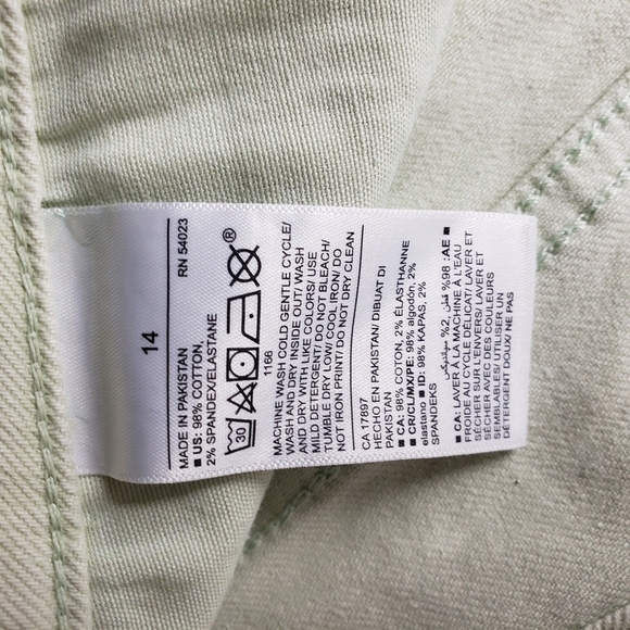 Old Navy High Waisted O.G. Straight Mineral Dye Jean Short 14 - Picture 9 of 11
